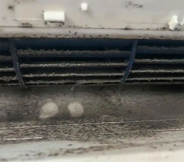 晋宁空调吹的风有股烧焦味是怎么回事